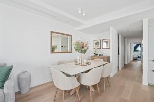 Jewel Beachfront Residences的休息区