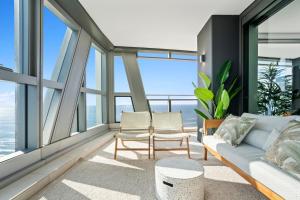 Jewel Beachfront Residences的休息区