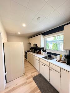 Nhà bếp/bếp nhỏ tại Park Street Paradise!