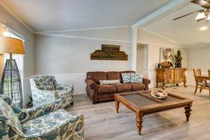 Gallery image of Sunny Bolivia Home with Spacious Yard! in Bolivia