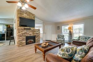 Gallery image of Sunny Bolivia Home with Spacious Yard! in Bolivia