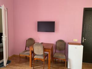 TV a/nebo společenská místnost v ubytování Maiko's House