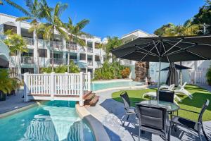 Alassio Absolute Beachfront Suite 201 Palm Cove内部或周边的泳池