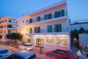 Gallery image of Hostal Sunset Ibiza in San Antonio