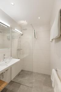 Hotel Garni Jagdhof的一间浴室