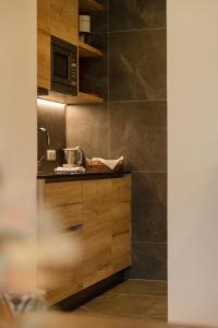Hotel Garni Jagdhof的厨房或小厨房