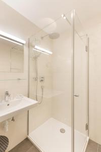 Hotel Garni Jagdhof的一间浴室