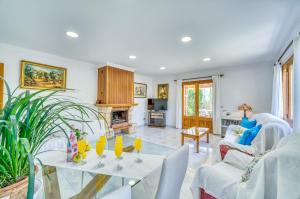 Kuchyňa alebo kuchynka v ubytovaní Ideal Property Mallorca - Rosas 28