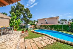 Bazén v ubytovaní Ideal Property Mallorca - Rosas 28 alebo v jeho blízkosti