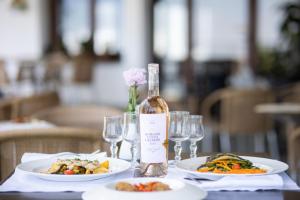 Nápoje v ubytování Portaria Hotel