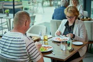 Hosté ubytování Hotel Kontakt der Kontinenten