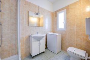 Phòng tắm tại MGH - Malcesine Holiday Apartment +11 ảnh