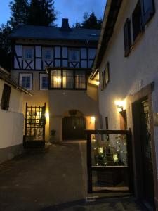 Das Gebäude in dem sich das Ferienhaus befindet