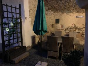 Ein Sitzbereich in der Unterkunft Ritterstube - Eifelstuben mit Charme, Nähe See und Burg, außergewöhnlich, Vulkaneifel