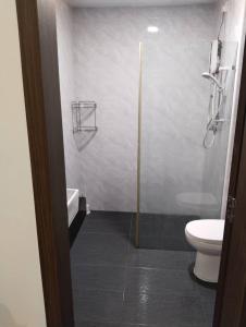 Bilik mandi di JB CozyStudio 1-3pax Business/Tourist Welcome +13 gambar