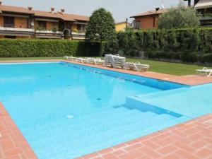 Bassein majutusasutuses Charming Holiday home in Lazise with Swimming Pool või selle lähedal