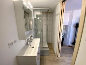 Bilik mandi di Chaleureux T3 avec terrasse/ Proche Valence +10 gambar