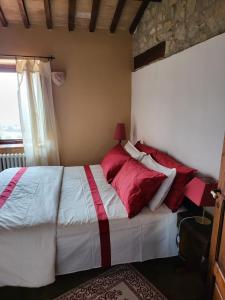 Country House La Collina di Bargiano - Casa Raffaella客房内的一张或多张床位