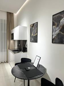 Kuchyňa alebo kuchynka v ubytovaní V21 Luxury Apartments