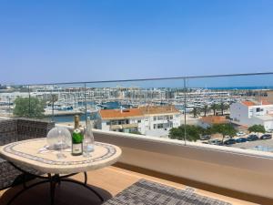 Γενική θέα στη θάλασσα ή θέα στη θάλασσα από  αυτό το διαμέρισμα