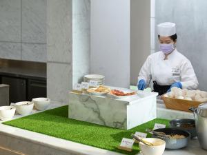 Makanan di atau berdekatan hotel