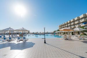 Bazén v ubytování Seven Seas Jolie Bay - Ultra All Inclusive nebo v jeho okolí
