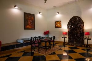 Tree of Life Resort Dehradun Foothills的休息区