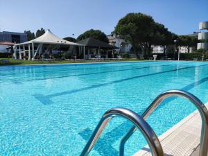 Bazén v ubytování Hotel Falcone nebo v jeho okolí