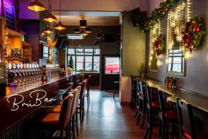 Лаундж або бар в Bru Bar & Hostel