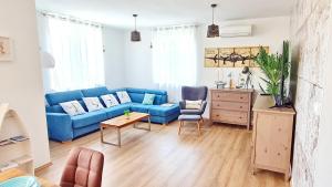 Et opholdsområde på Villa Mira + 46 billeder