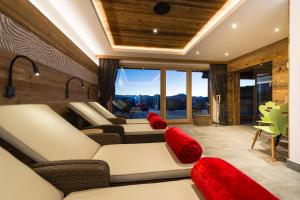 Khu vực ghế ngồi tại BichlAlm Berggasthof