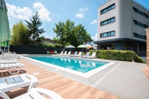 Bazén v ubytování Hotel Stadio & Spa nebo v jeho okolí