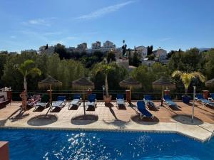Bazén v ubytování Spacious family villa Aljamar 8a nebo v jeho okolí