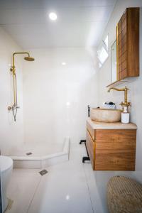 Koupelna v ubytování Sighnaghi Art Hotel