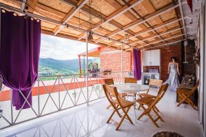 Nespecifikovaný výhled na hory nebo výhled na hory při pohledu z bed and breakfast