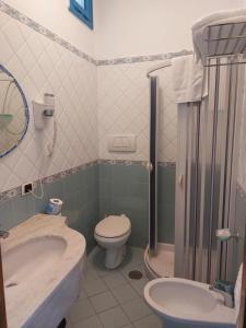 Baðherbergi á Hotel Klein Wien