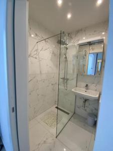 Ένα μπάνιο στο Apartament Grace