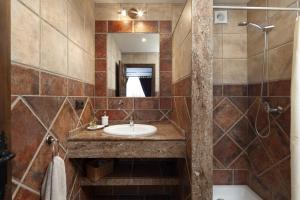 A bathroom at Pasa Fina, luxury holiday retreat Még 37 kép