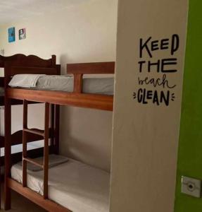 Literas en habitación compartida en Hostel New Ipanema en Río de Janeiro