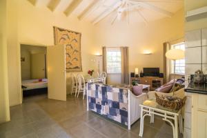 Μια τηλεόραση ή/και κέντρο ψυχαγωγίας στο 28 Casa Kokolishi