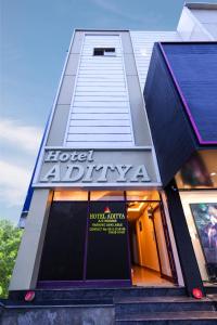 een gebouw met een bord waarop hotel alfa staat bij VKG Hotels in Pondicherry