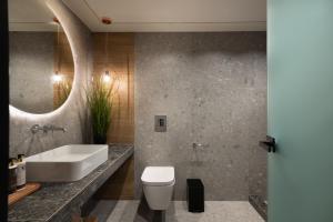 Ein Badezimmer in der Unterkunft Prasonisi Light House Boutique Hotel