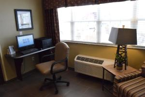 TV a/nebo společenská místnost v ubytování Microtel Inn and Suites Pecos