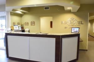 Vstupní hala nebo recepce v ubytování Microtel Inn and Suites Pecos