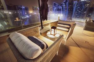 Posezení v ubytování The Suite Dubai 15 Northside Luxury Living