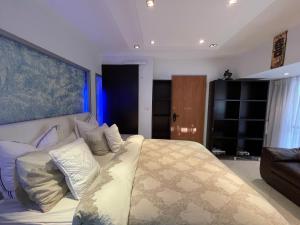Eilat Beach House的休息区
