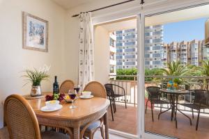 A balcony or terrace at Apartamento Arenal 3 - PlusHolidays Még 28 kép