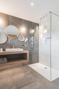 Ένα μπάνιο στο Haus Schönblick +98 φωτογραφίες