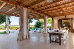 A seating area at Trulli Ericla Luxury