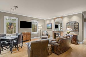 TV a/nebo společenská místnost v ubytování The Marsh House home